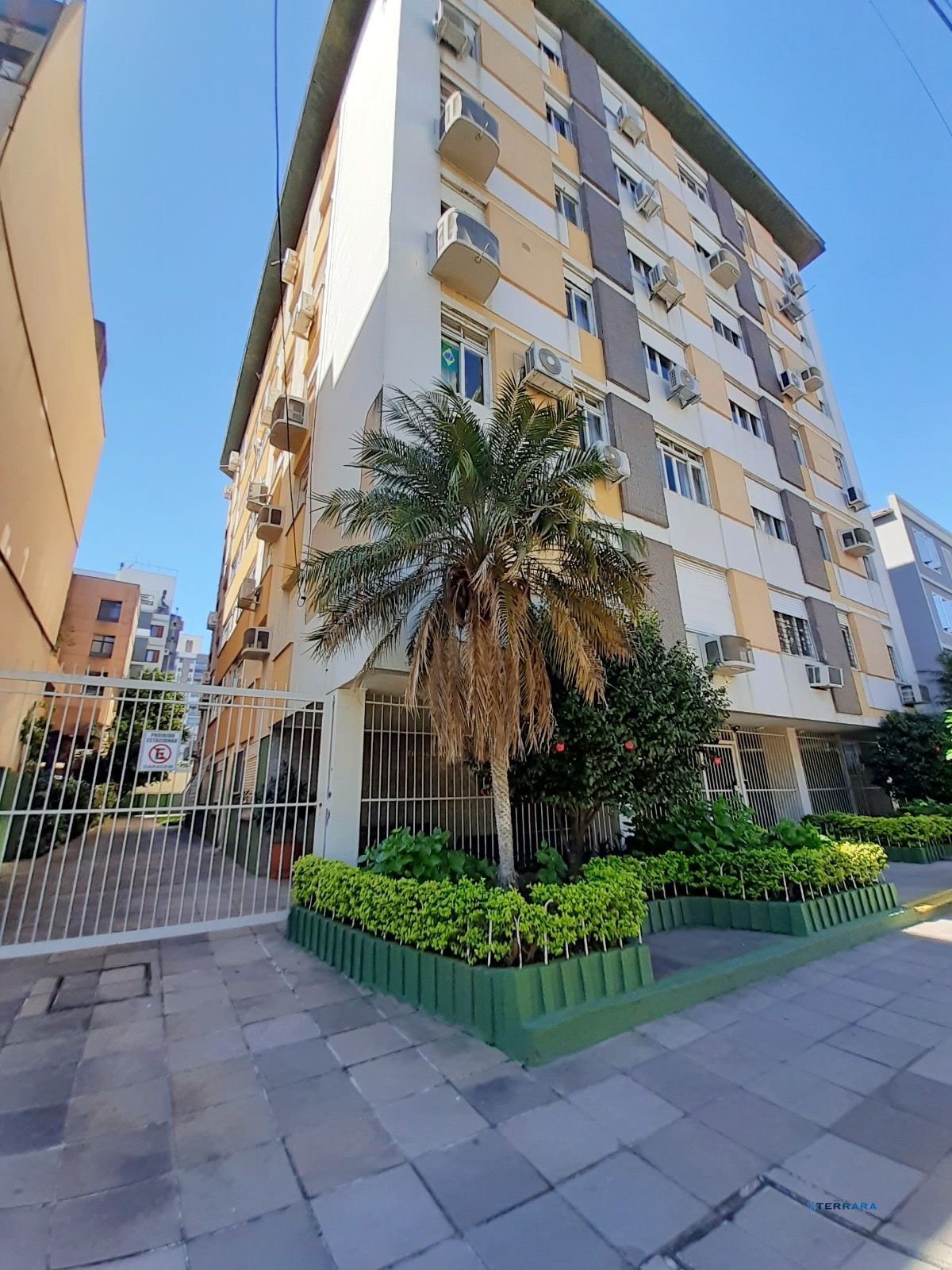 Apartamento de dois quartos no bairro Menino Deus em Porto Alegre