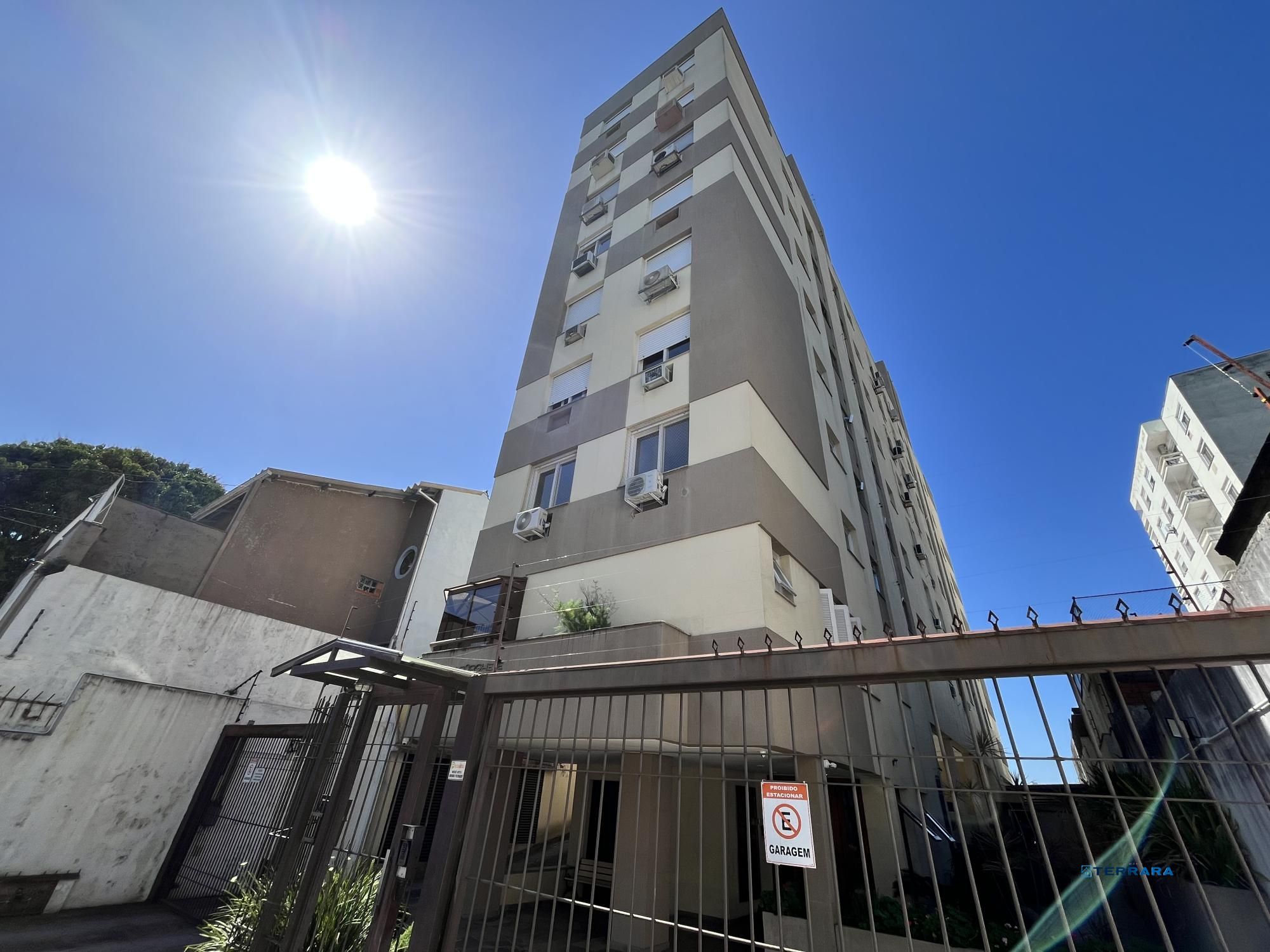 Apartamento de 2 quartos, sacada com churrasqueira e 1 vaga de garagem POA