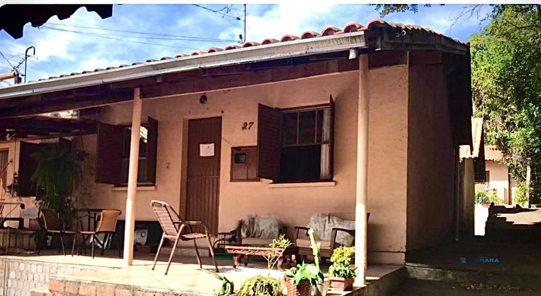Casa térrea de 2 dormitórios em condomínio fechado