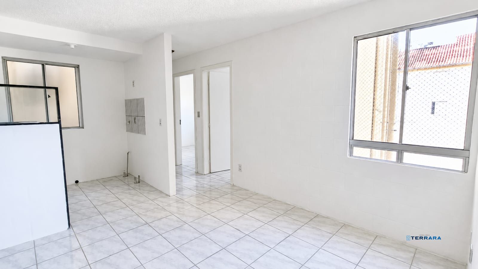 Apartamento no Bairro Lomba do Pinheiro - 2 Dormitórios