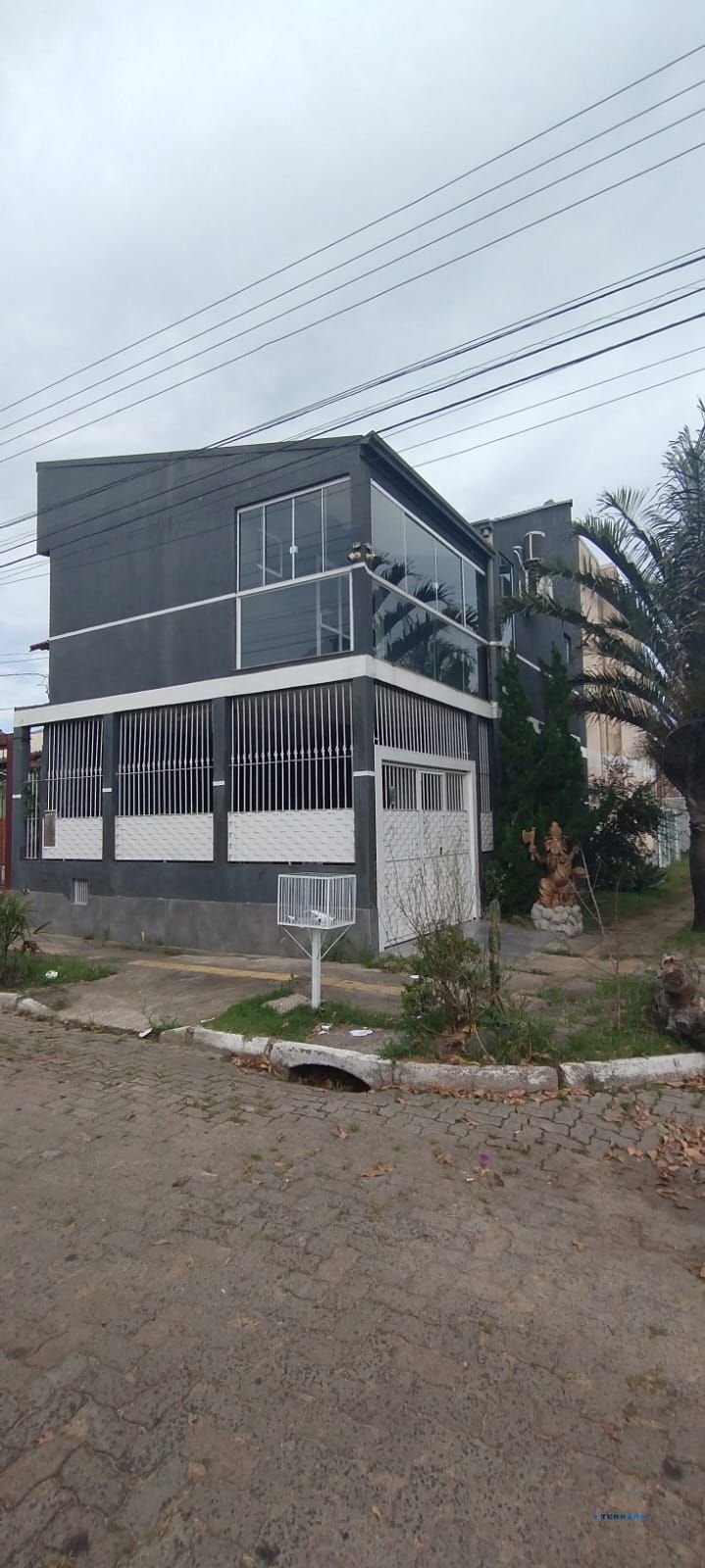 Sobrado no bairro Hípica - 2 dormitórios