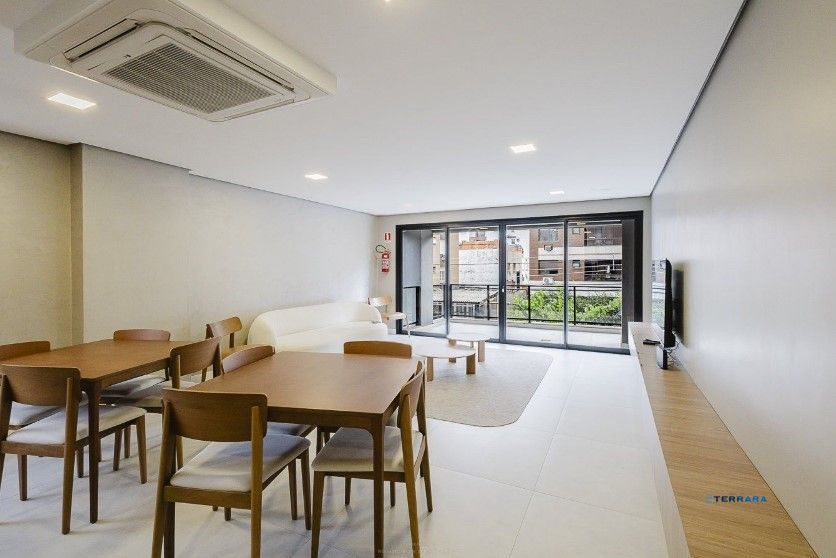 Excelente Apartamento semimobiliado de 71 m² privativos no Bairro Petrópolis.