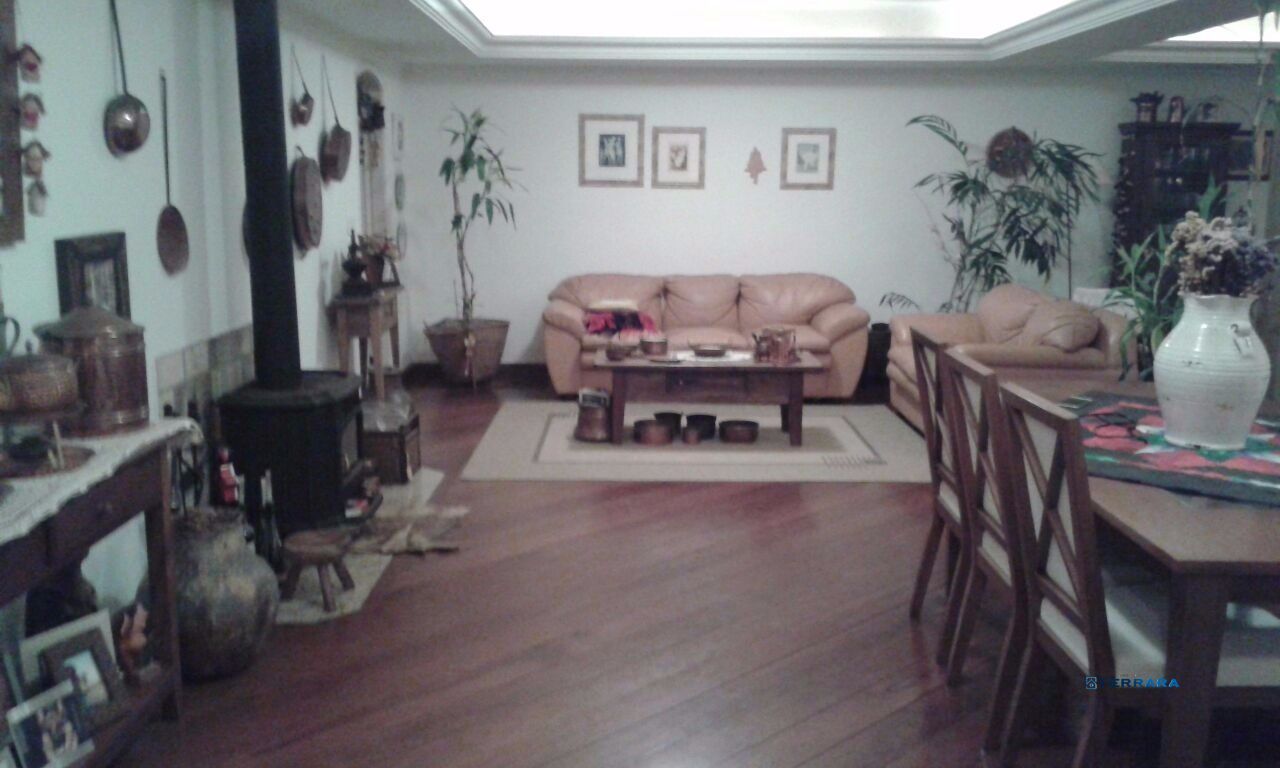 Casa para Venda - 430m², 3 dormitórios, sendo 1 suites, 4 vagas - Jardim Isabel