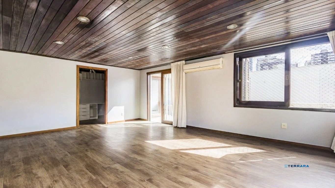 🏡 Vende-se cobertura com 3 quartos, 122 m² e 1 vaga – Petrópolis