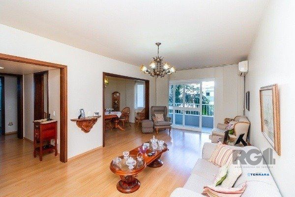 Vende-se amplo apartamento 3 quartos c/ suíte, 2 vagas, living com sacada e vista - 139m² - Auxiliadora