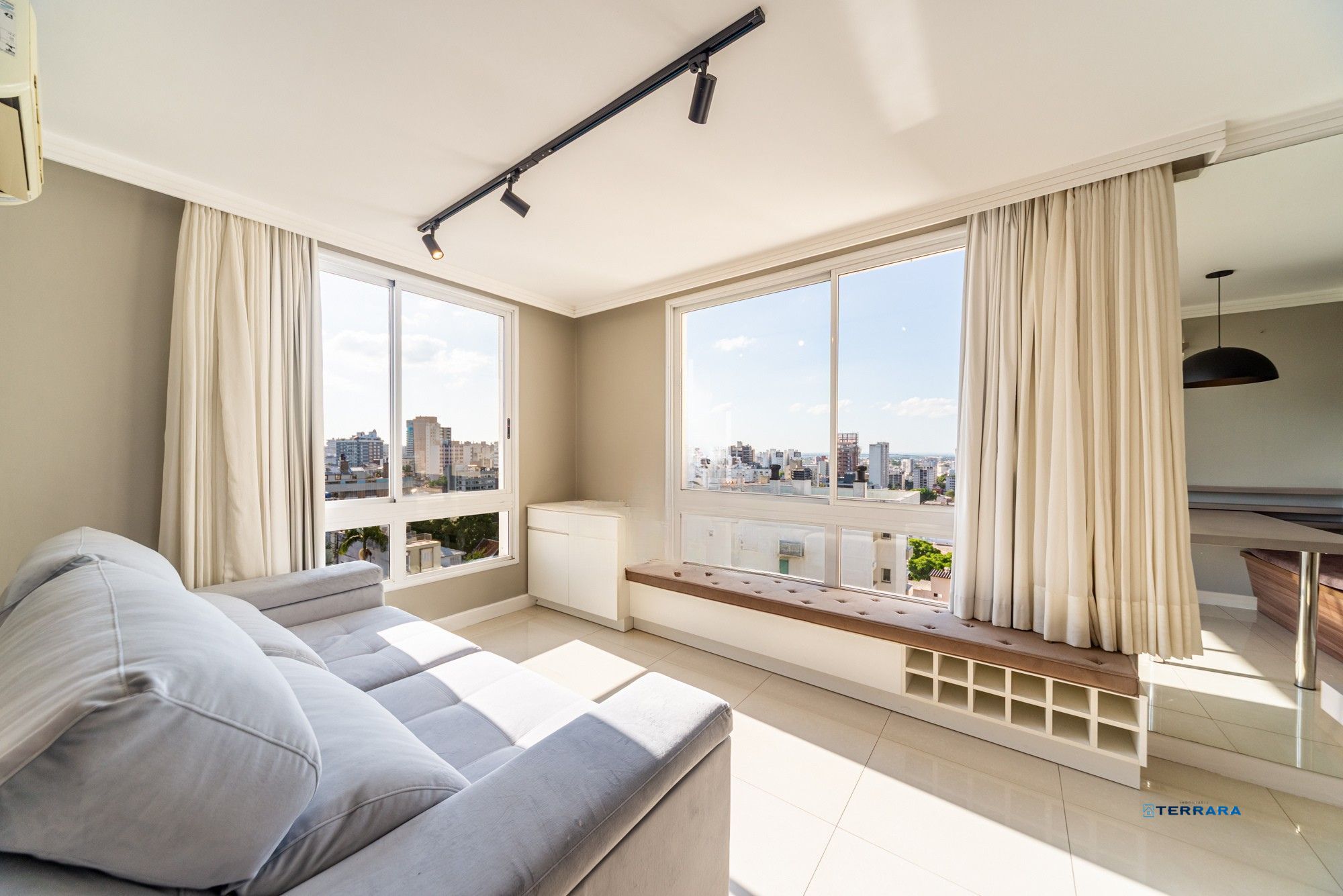 Vende-se apartamento com 1 quarto e 1 vaga – Mont'Serrat