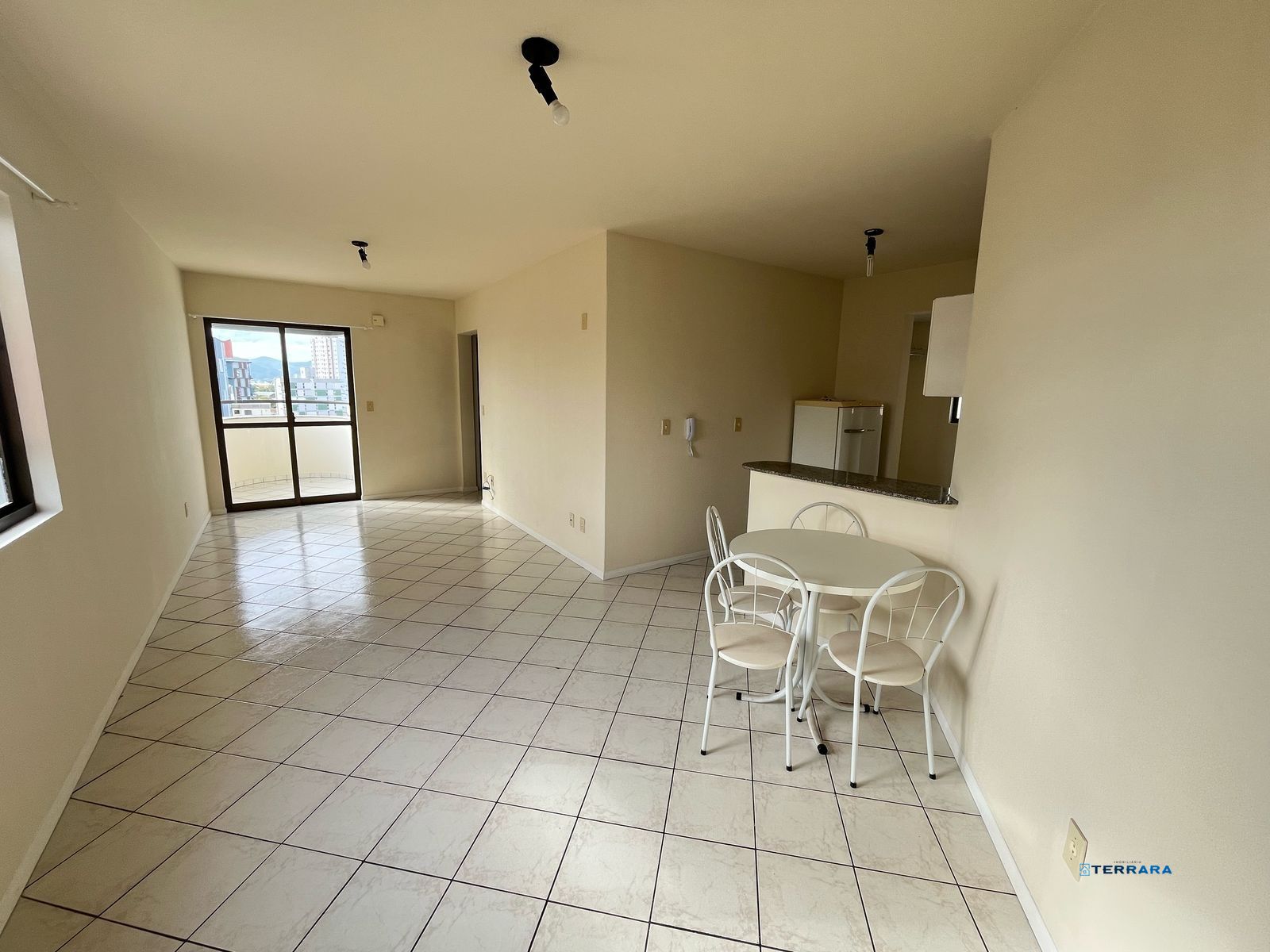 Apartamento, 2 quartos, à venda, 59 m², Centro - Tubarão — foto 1
