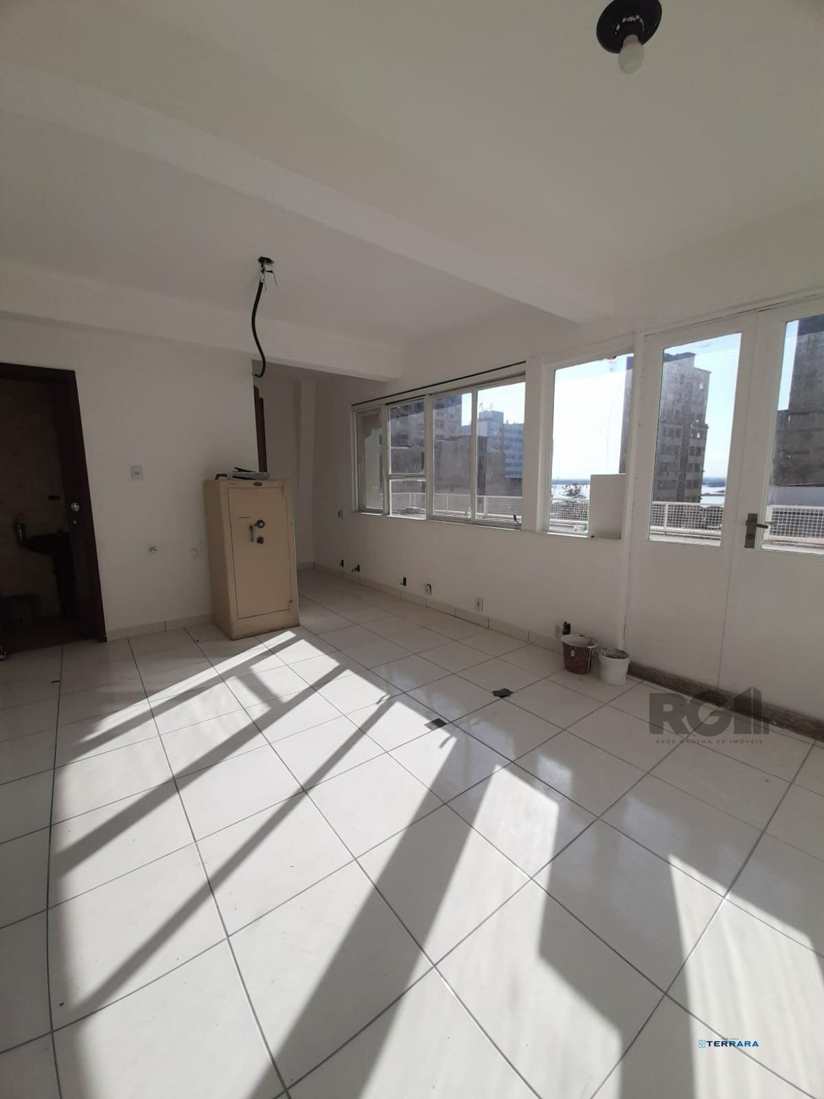 Sala Comercial, à venda, 33 m², Centro Histórico - Porto Alegre — foto 3