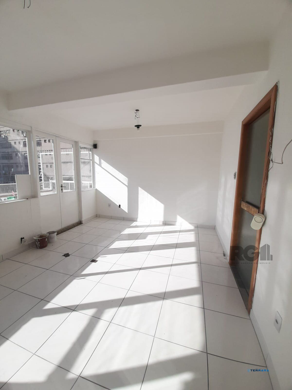 Sala Comercial, à venda, 33 m², Centro Histórico - Porto Alegre — foto 2