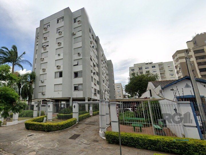 Apartamento 2 dormitórios com vaga escriturada no bairro Santana