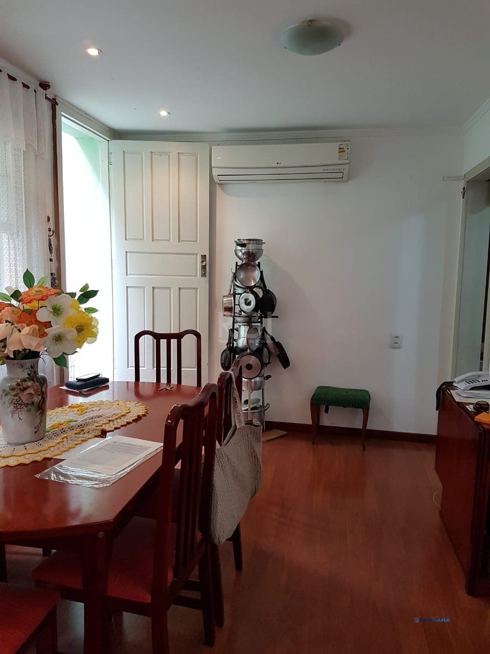 Casa para Venda - 250m², 5 dormitórios, 5 vagas - Jardim Botânico