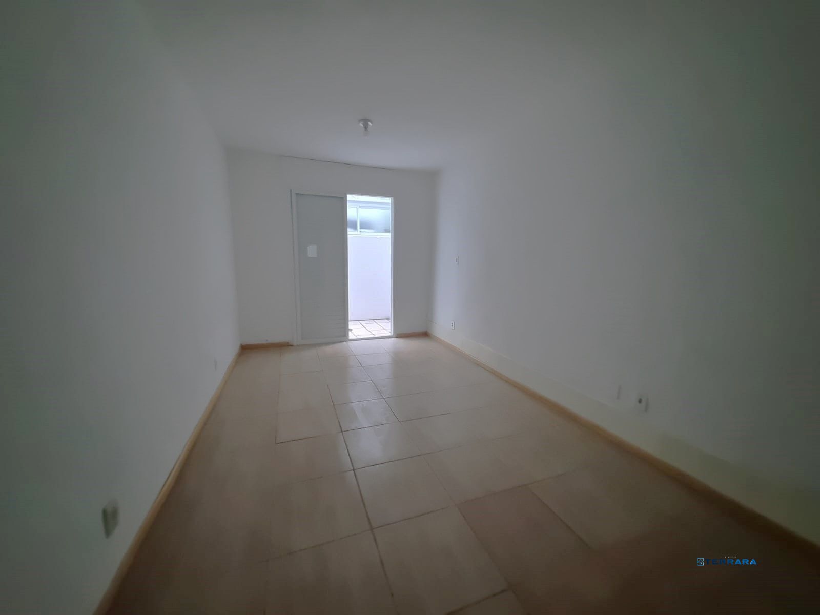 Apartamento a venda com pátio no Bairro Santana