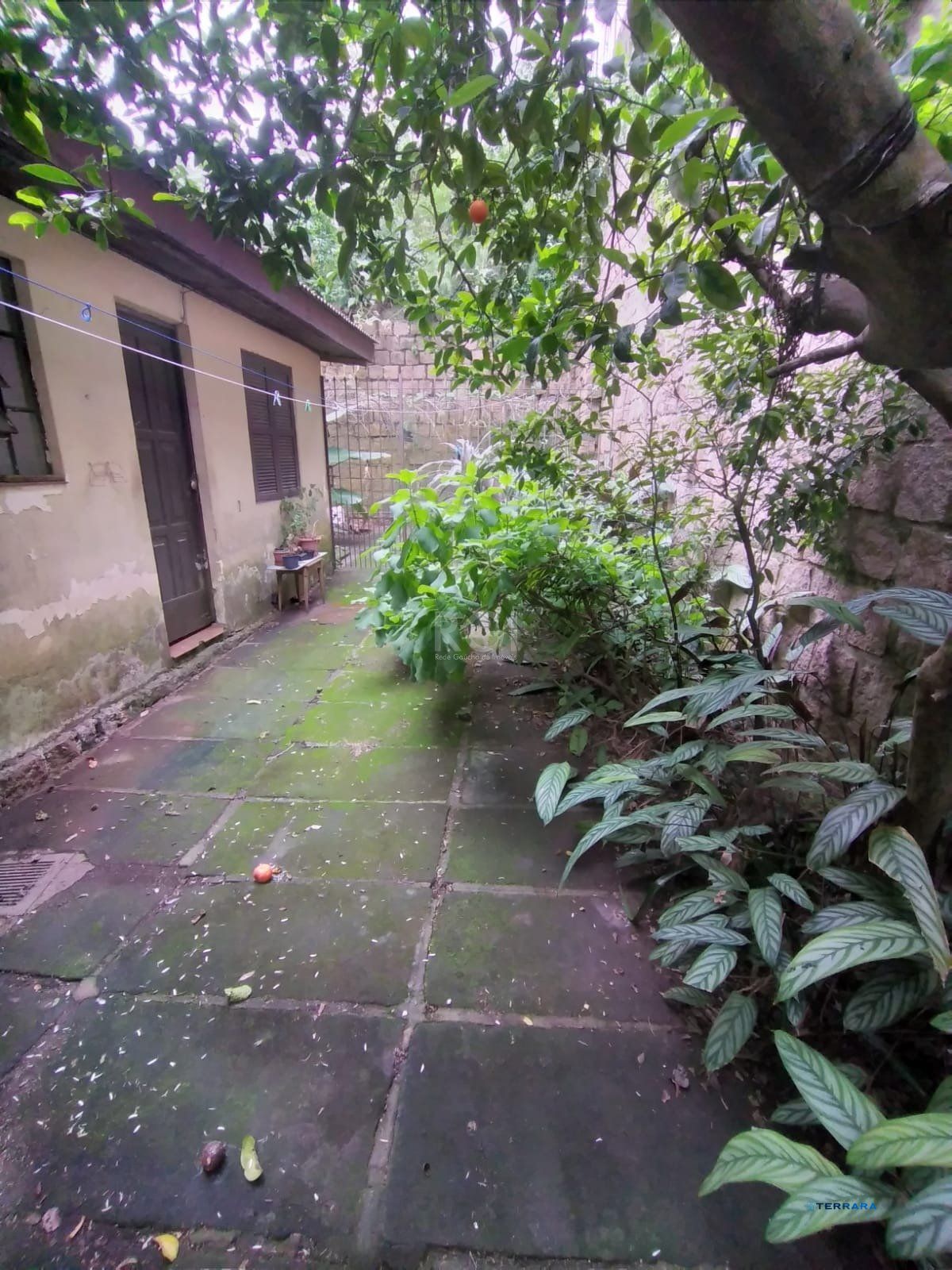 Casa para Venda - 85m², 3 dormitórios, 1 vaga - Petrópolis
