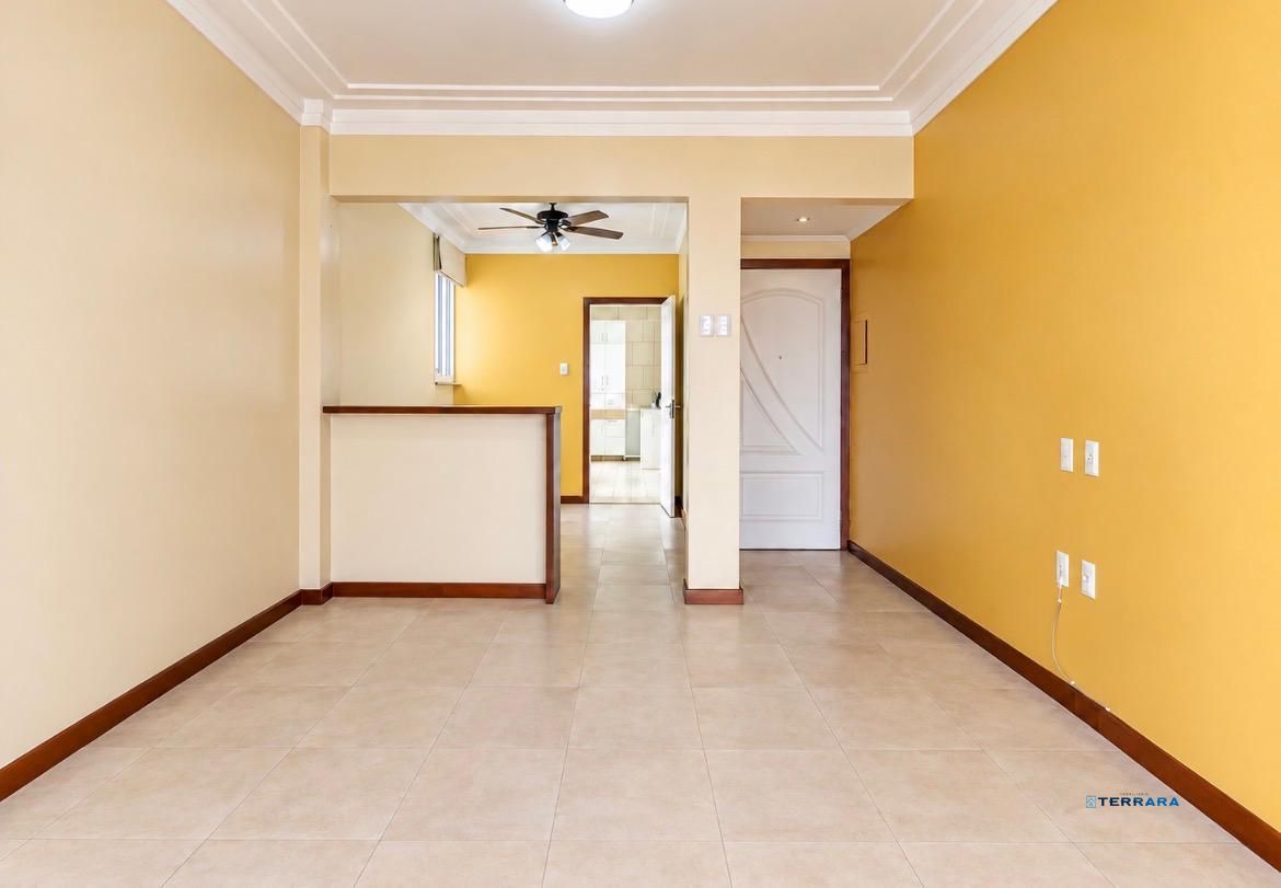Living-Amplo. bancada.
