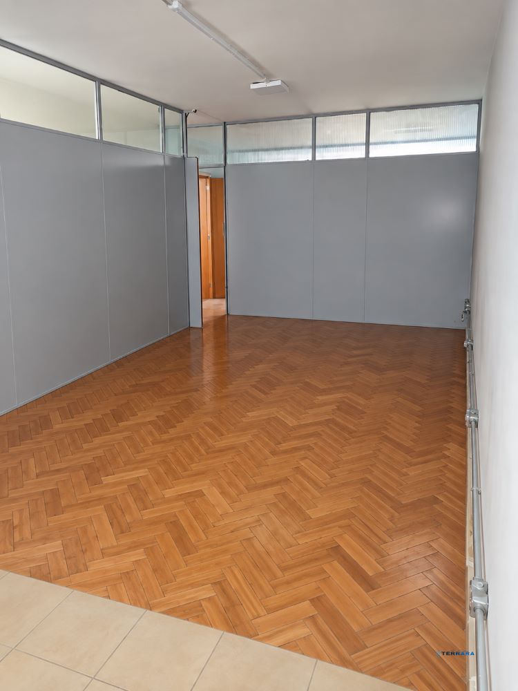 sala-comercial-piso-madeira