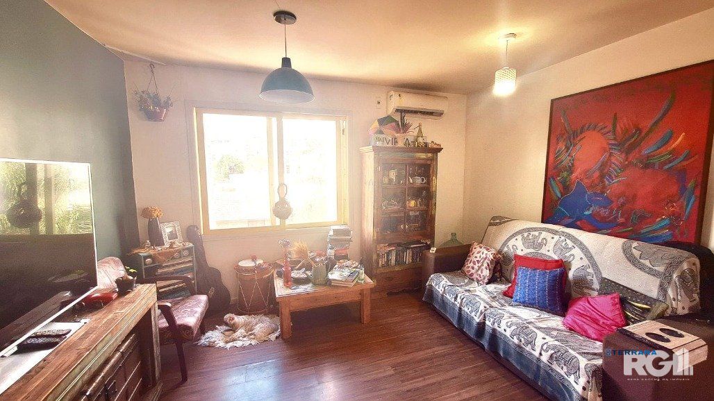 Apartamento com 2 dormitórios, 1 vaga, no bairro Petrópolis, em  Porto Alegre