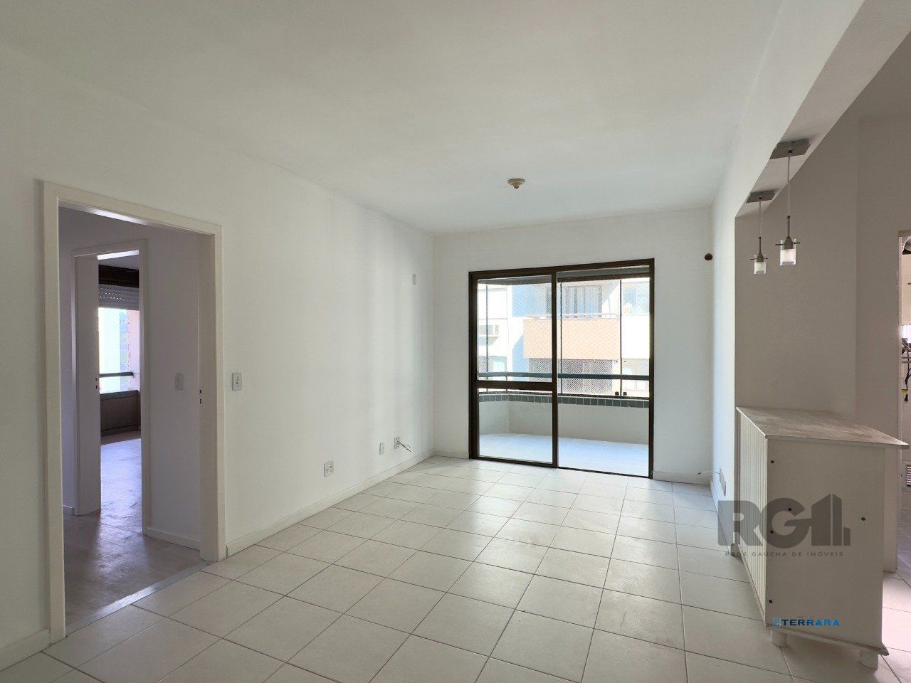 COBERTURA COM 174M², DE FRENTE, 3 DORMITÓRIOS, EM ÓTIMA LOCALIZAÇÃO NO MENINO DEUS