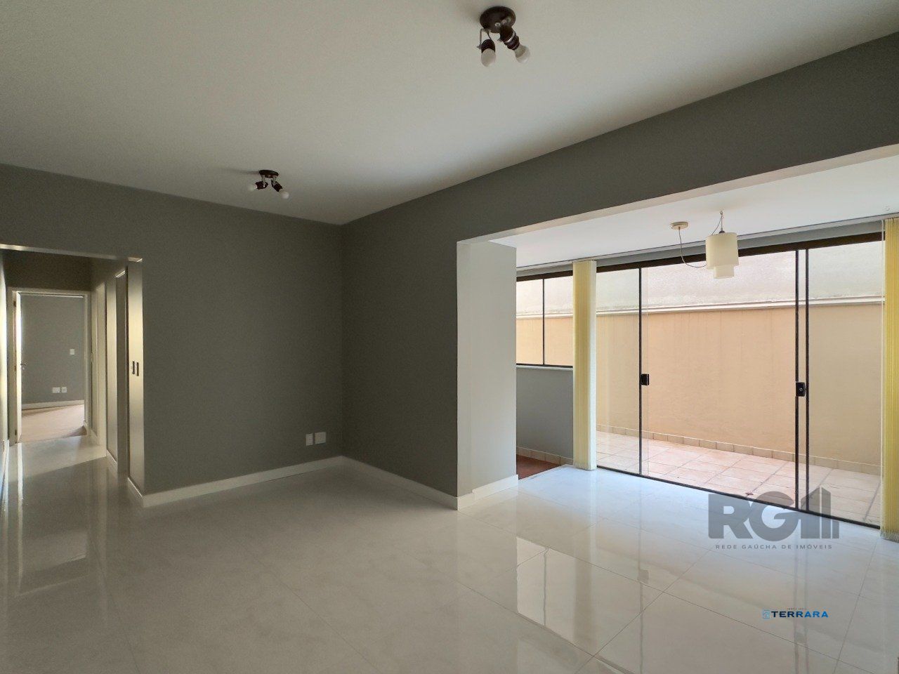 APARTAMENTO GARDEN, 2 DORMITÓRIOS E 1 VAGA DE GARAGEM COM ÓTIMA LOCALIZAÇÃO NO MOINHOS