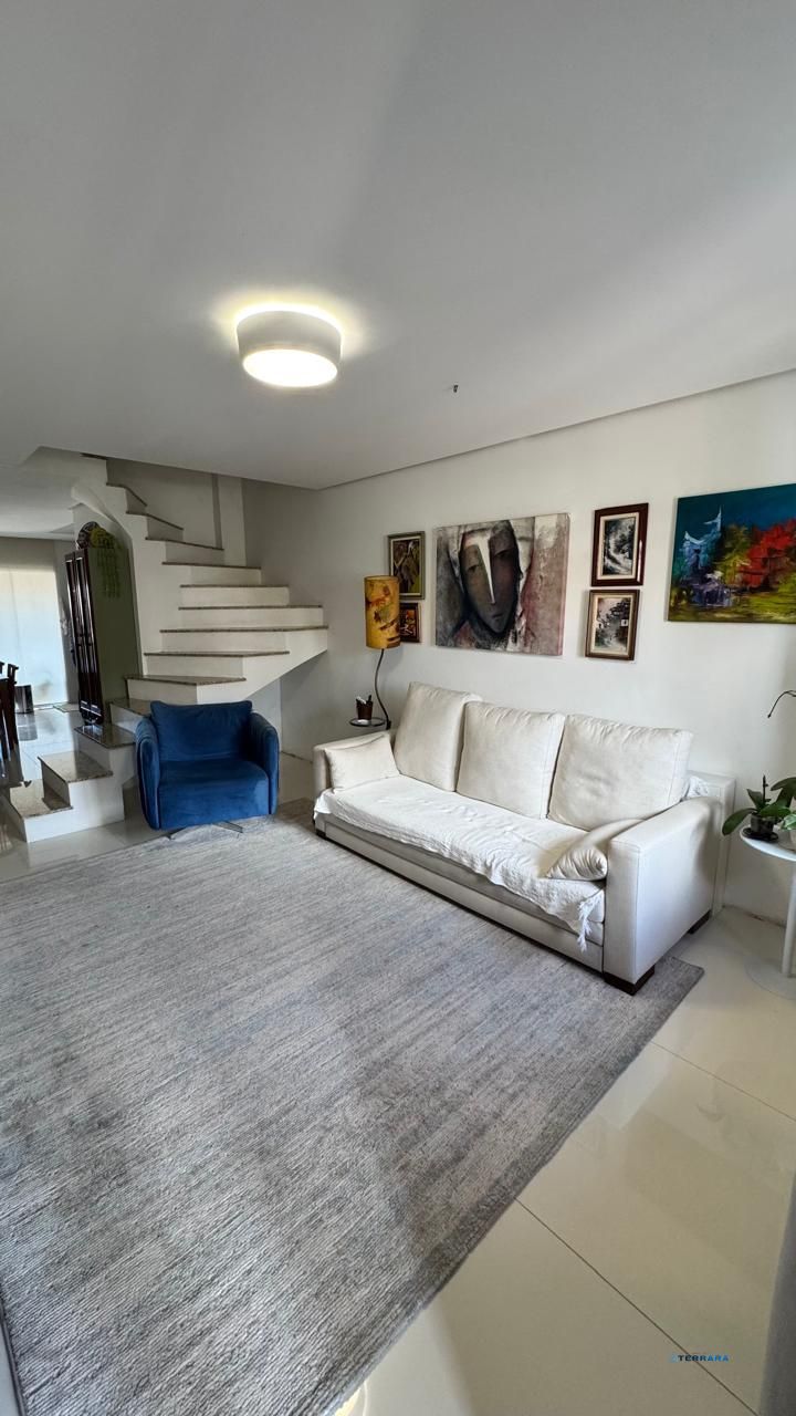 Linda Casa 3d, garagem fechada, no Bairro Guarujá, Porto Alegre - RS
