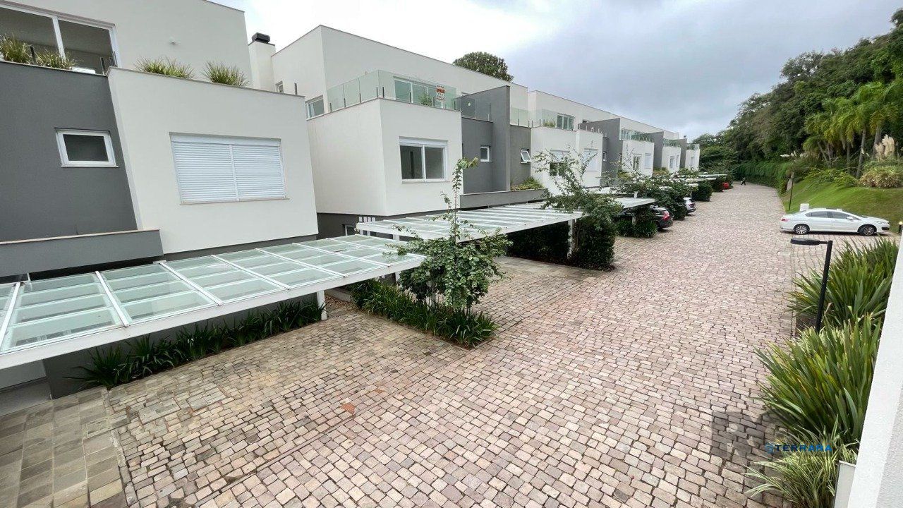Casa em condomínio com 3 suítes, no bairro Pedra Redonda, Porto Alegre/RS