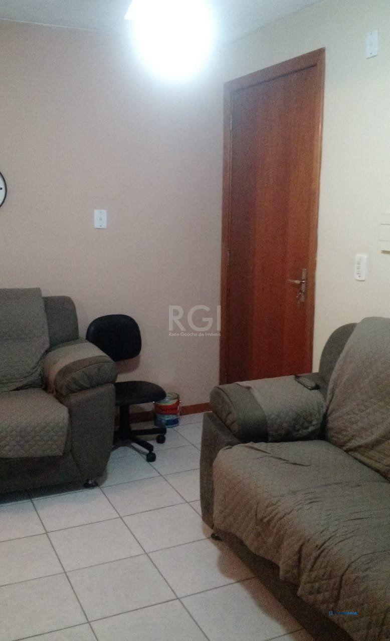 Apartamento para Venda - 40m², 2 dormitórios, 1 vaga - Lomba do Pinheiro