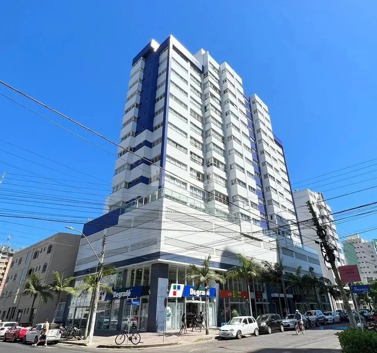 Apartamento com 03 Quartos e 02 vagas em Torres (01 suíte)