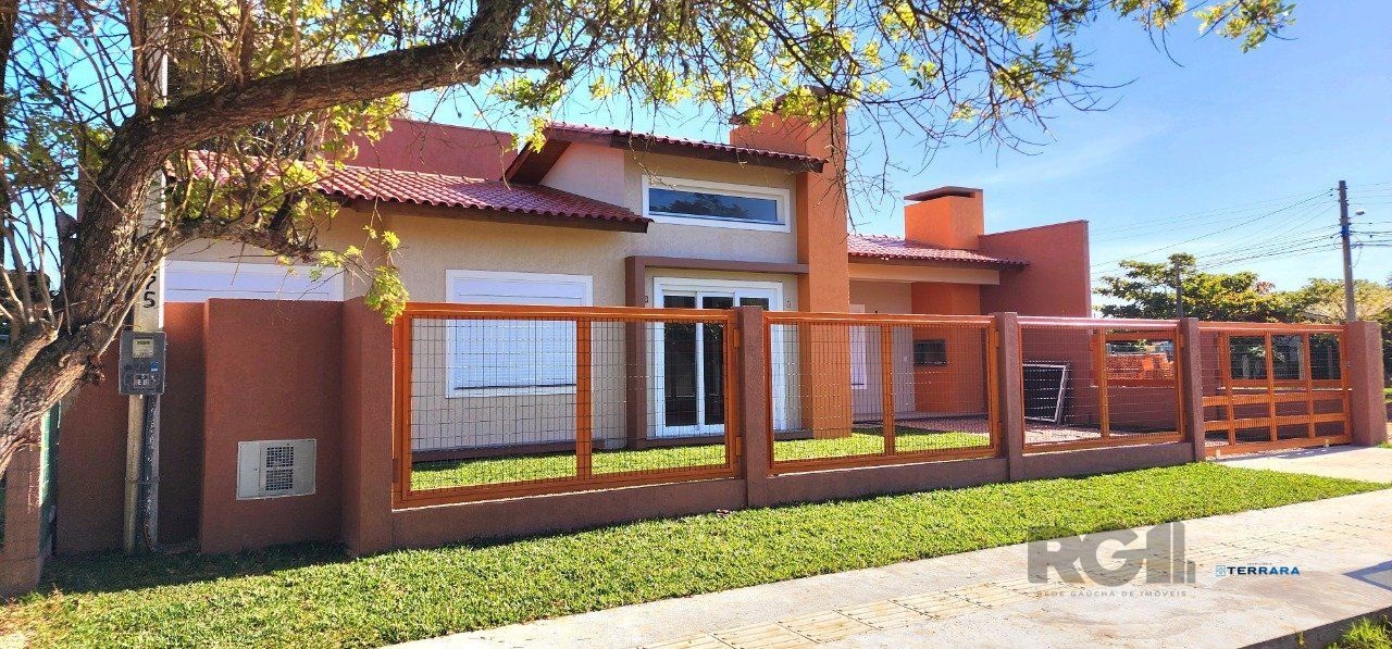 CASA TERREA NOVA 2 Dormitórios Praia Arroio Teixeira, 1 suite, 88,93m²