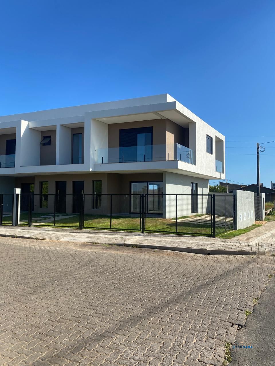 Casa com 03 quartos, sendo 01 suíte na Praia da Cal