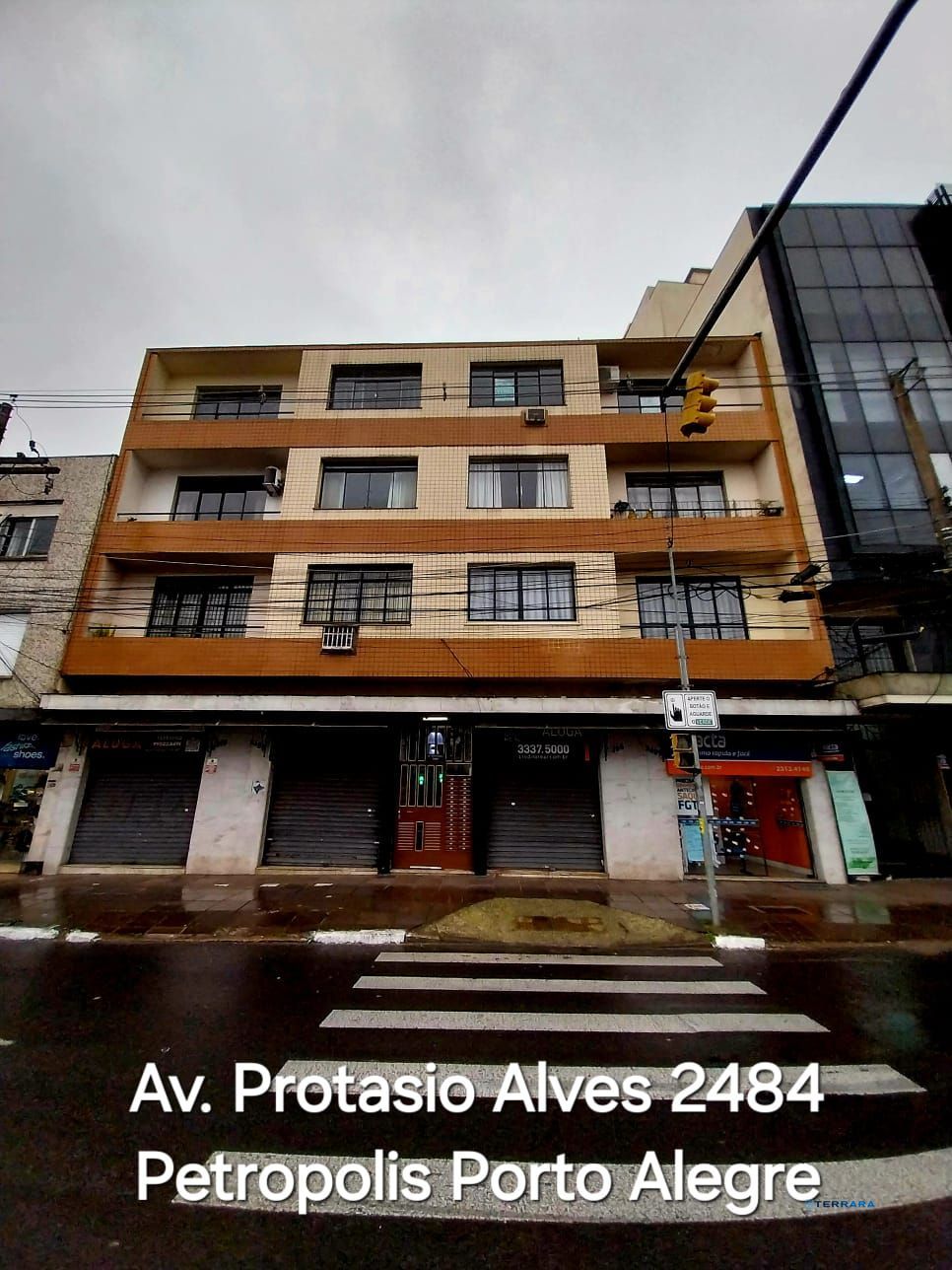 Apartamento com 03 quartos e 02 banheiros no Bairro Petrópolis