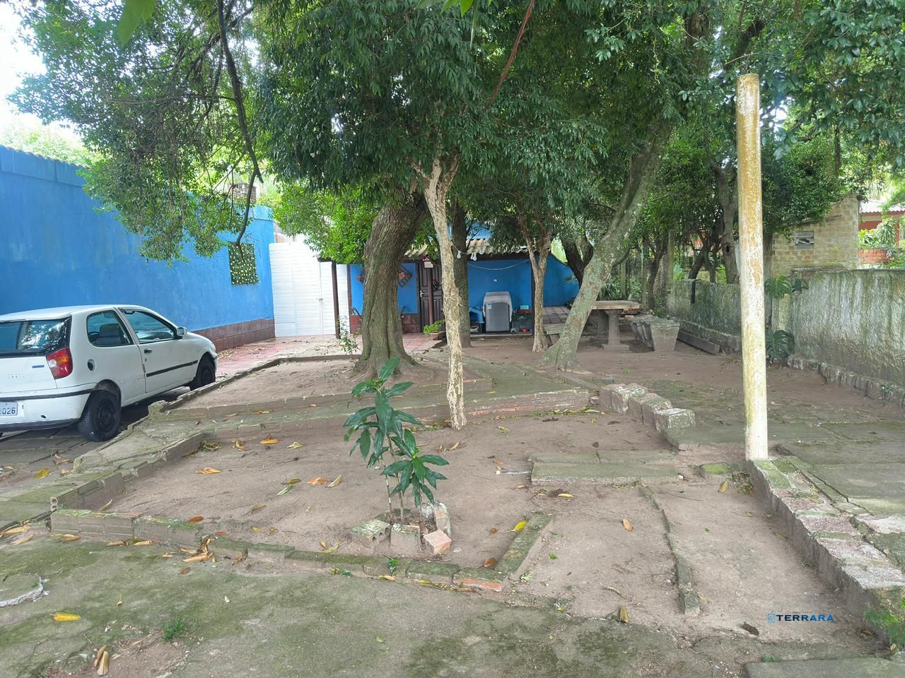 Casa arejada a venda de 2 dormitórios no querido bairro Belém Novo