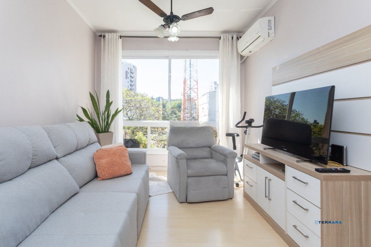 Amplo Apartamento de 3 Dormitórios com Churrasqueira no Bairro Floresta