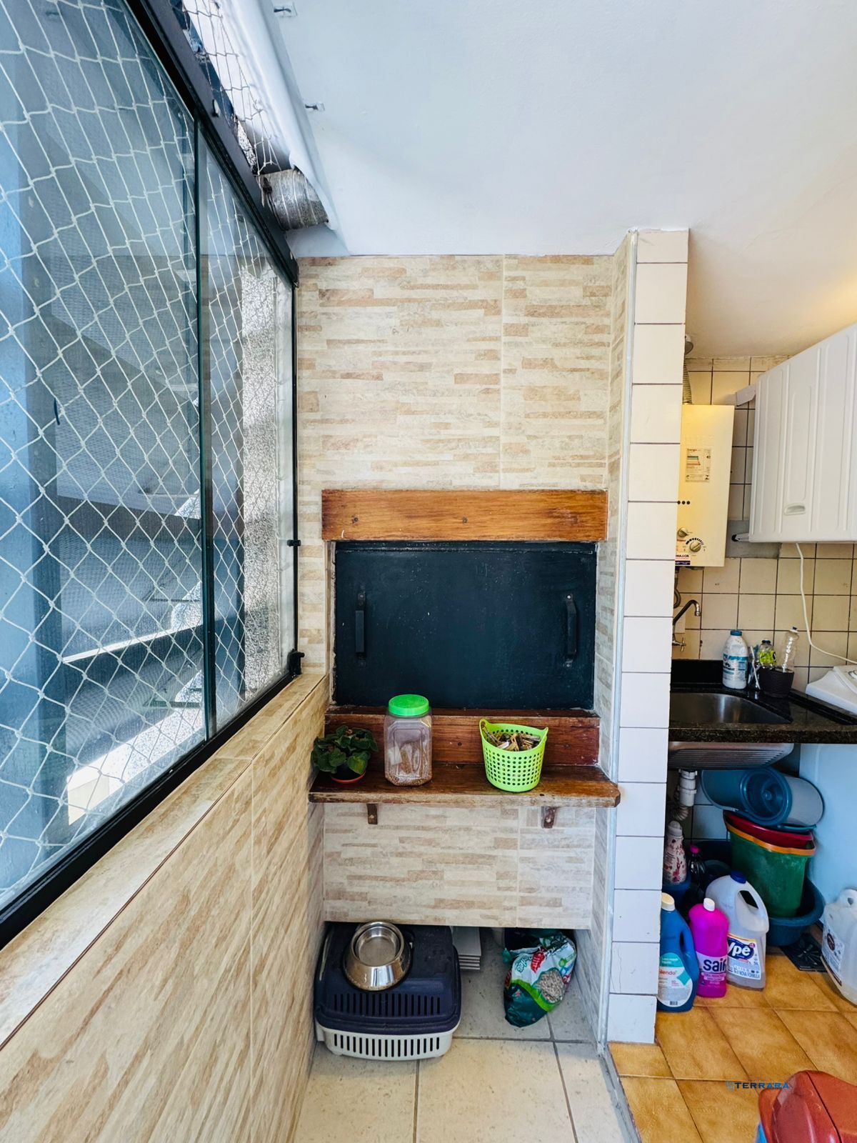 Apartamento Semimobiliado com  94,67 m² Privativos, 3 Dormitórios,