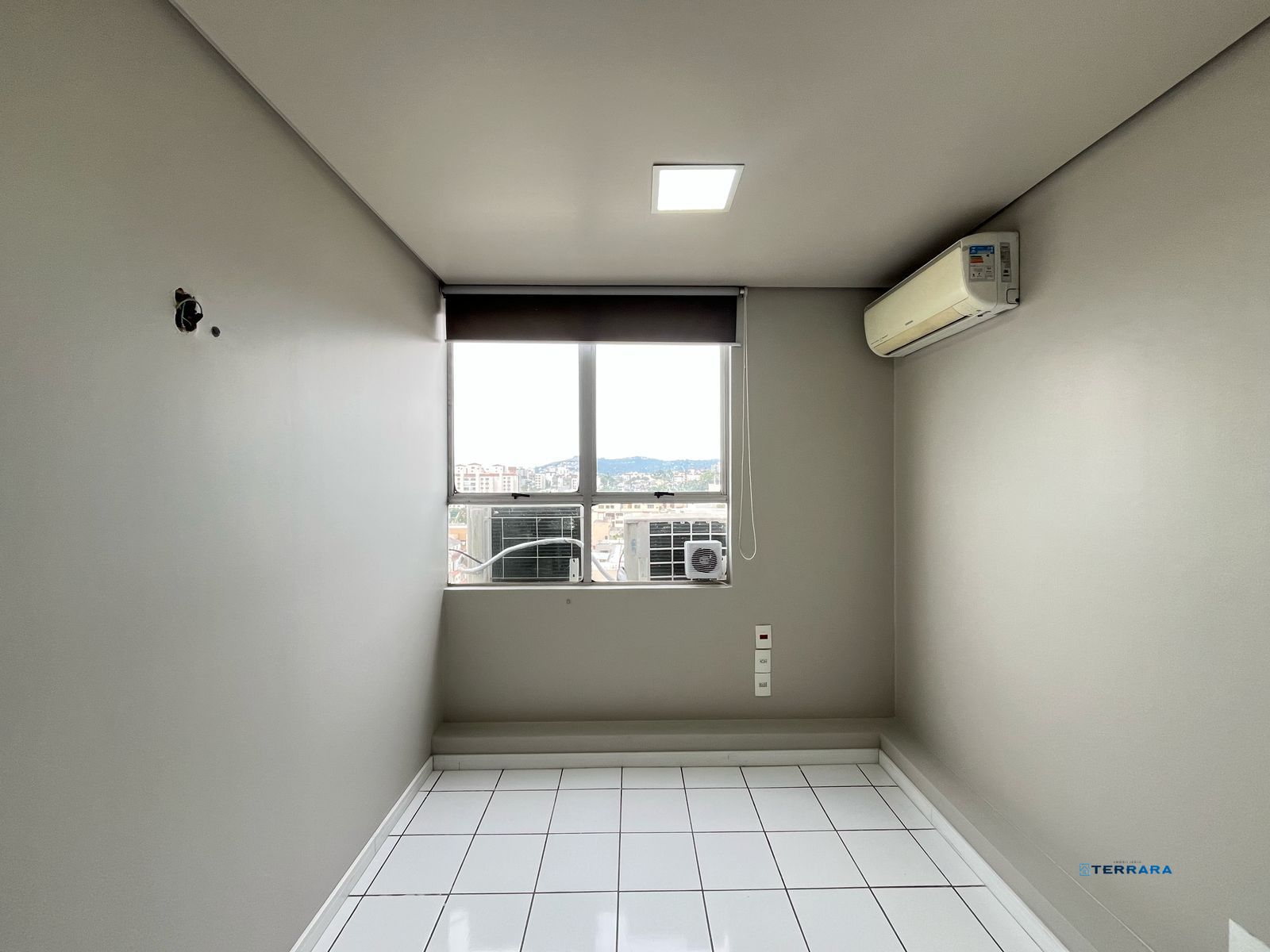 Sala Comercial, 1 sala, à venda, 27 m², Tristeza - Porto Alegre — foto 2