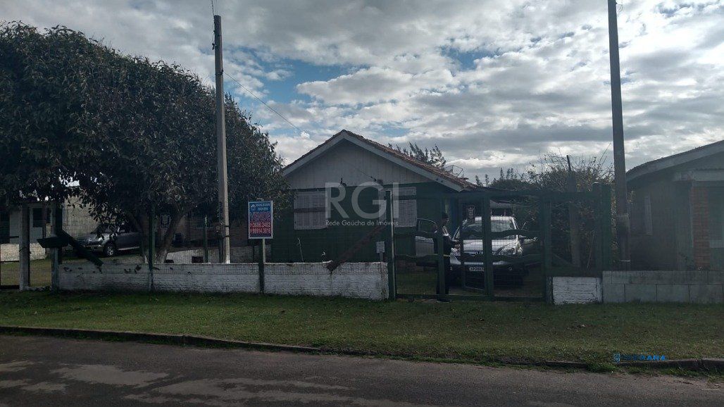 Casa para Venda - 150m², 2 dormitórios, Balneario Magisterio