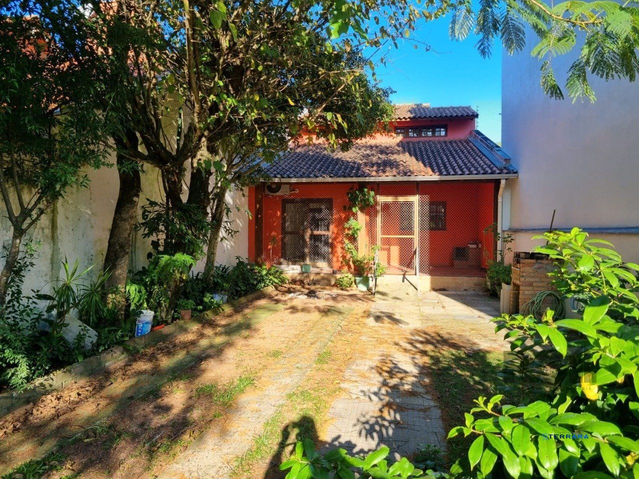 Linda Casa Bairro Ipanema 02 Dormitórios Suíte