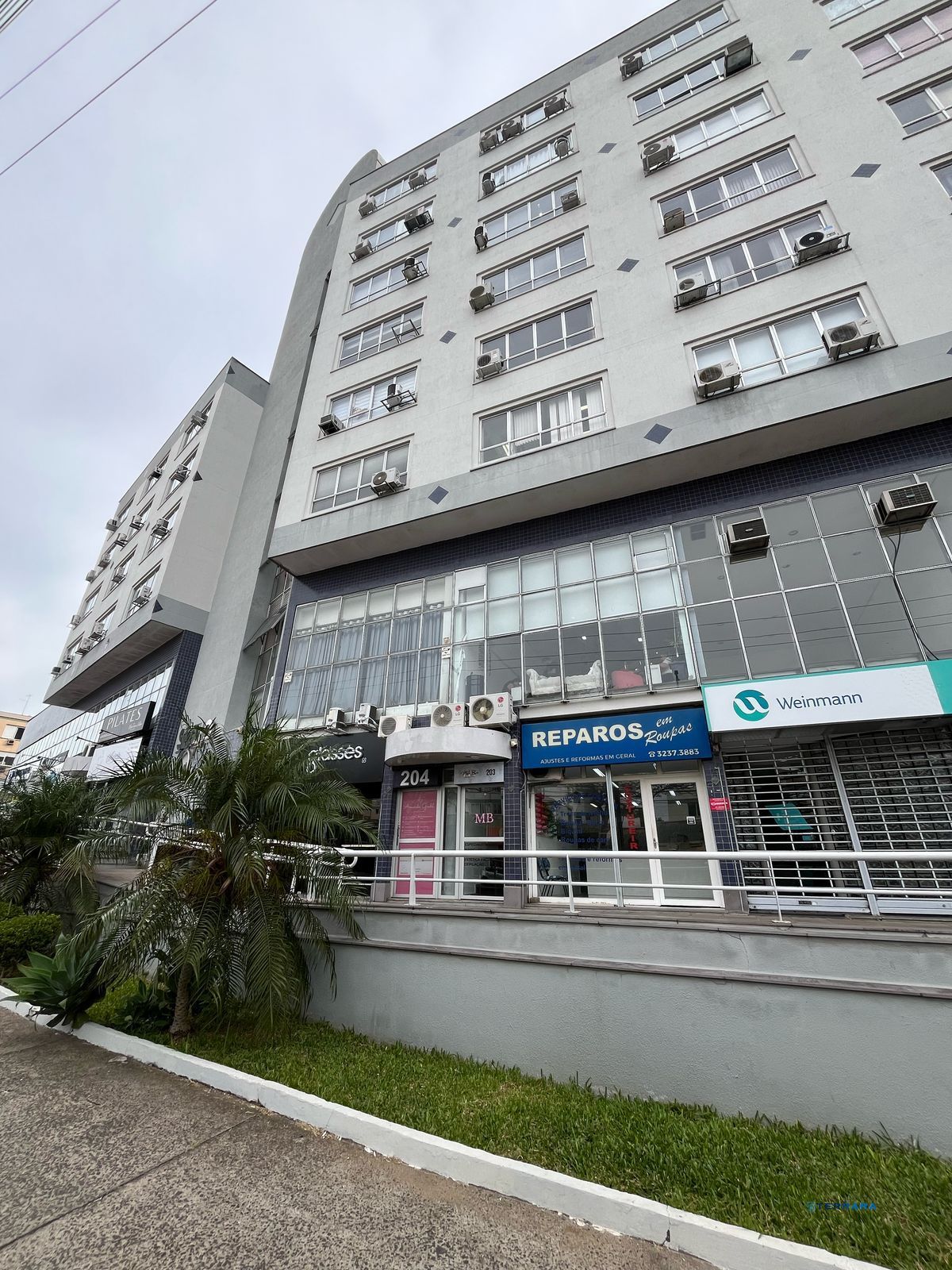 Sala para venda na Tristeza prédio Spazzio