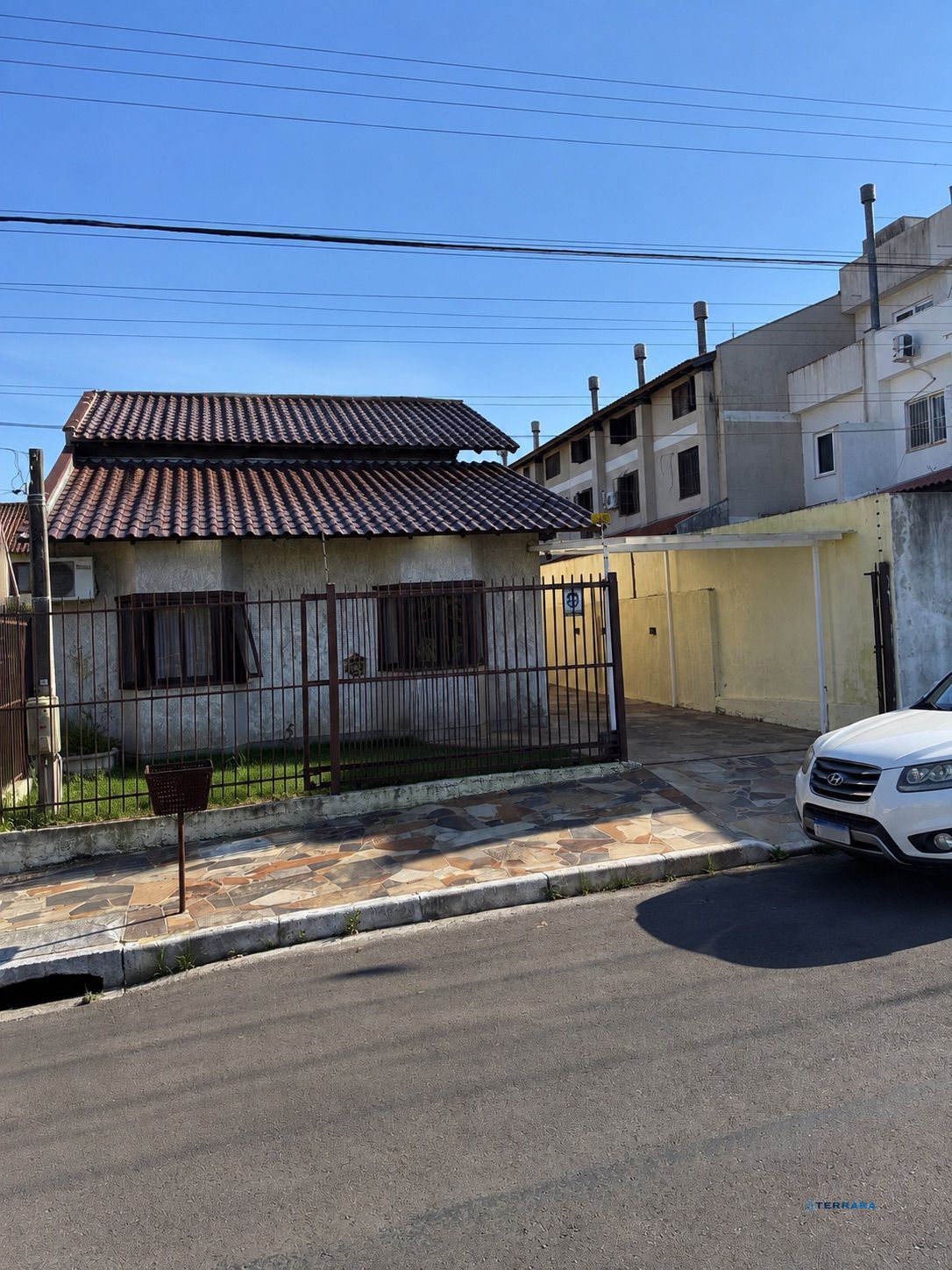 Casa á venda 3 Dormitórios sendo 1 suíte -Hípica Boulevard - Porto Alegre/RS