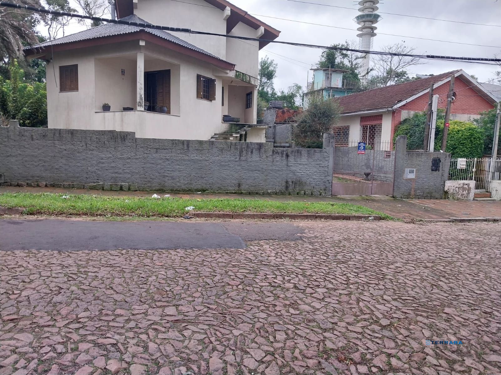 Casa ampla 5 D E 4 Banheiros, 2 vagas - Sta Tereza - Porto Alegre