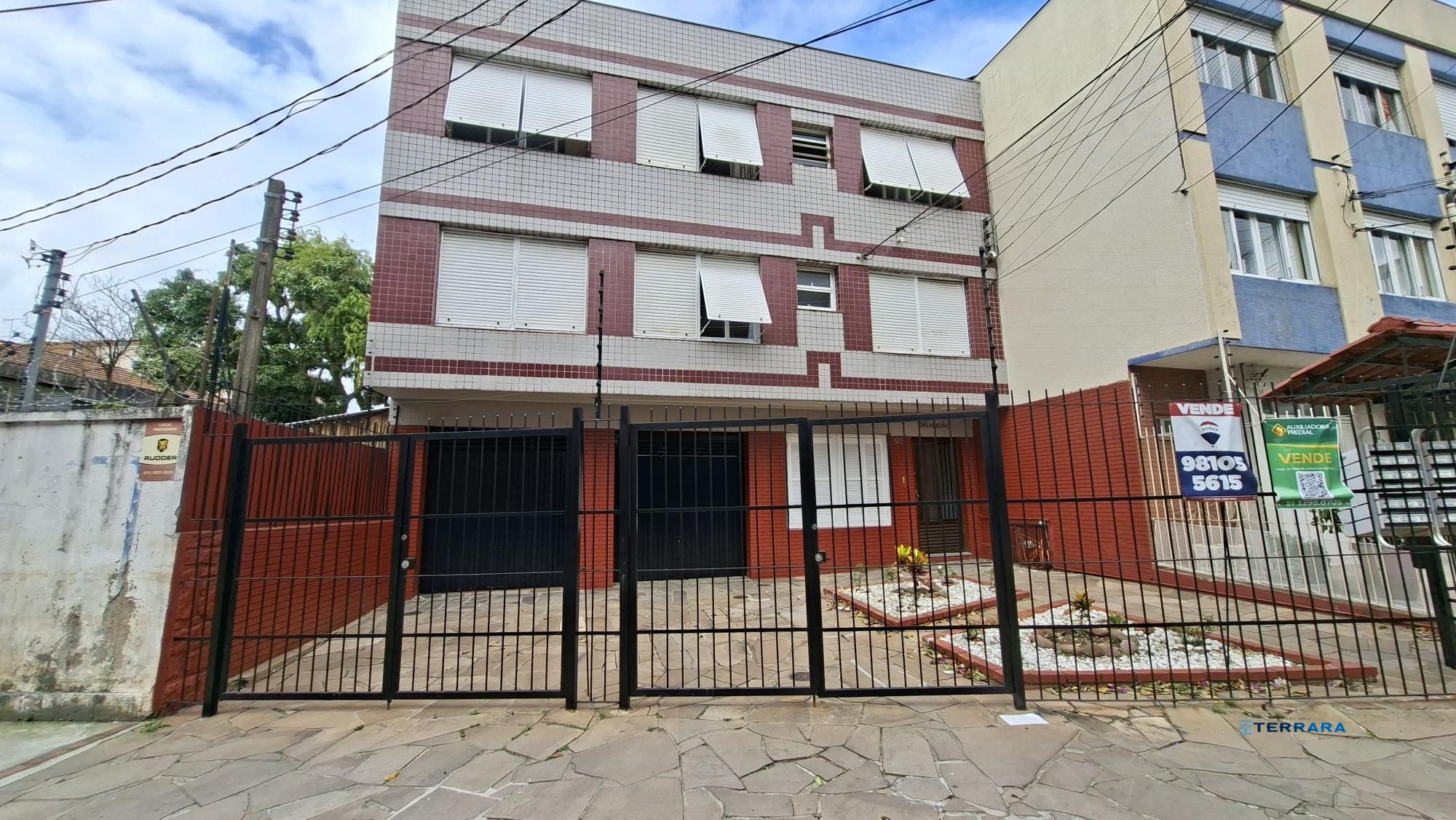 Apartamento térreo