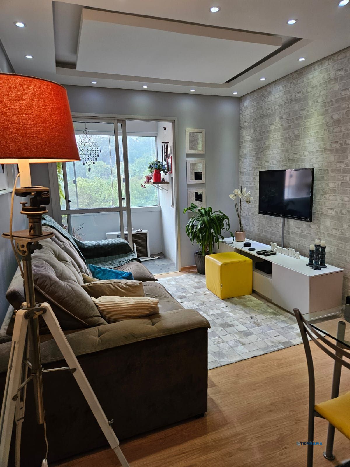 Apartamento à venda com 68m², 2 quartos e 1 vaga no bairro Nonoai.