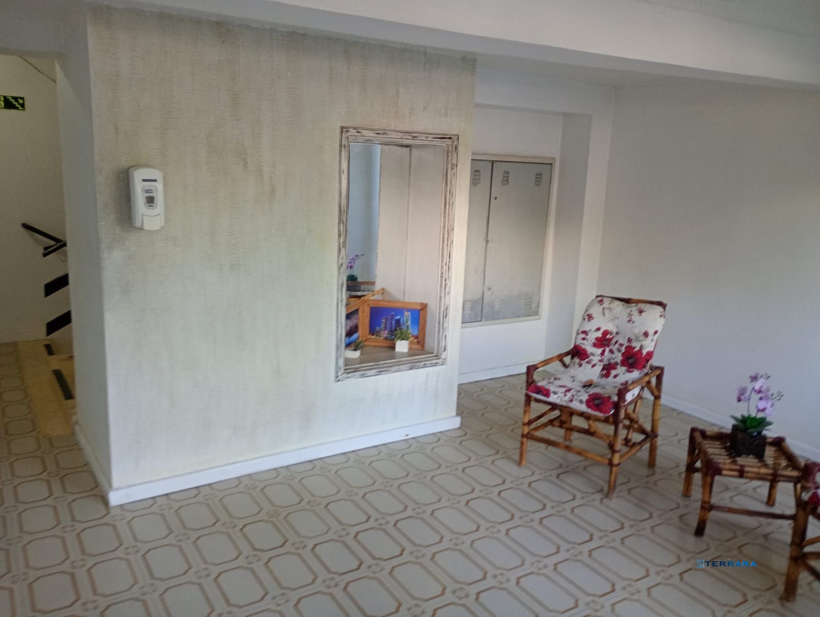 Apartamento, à venda, 26 m², Vila Ipiranga - Porto Alegre — foto 2