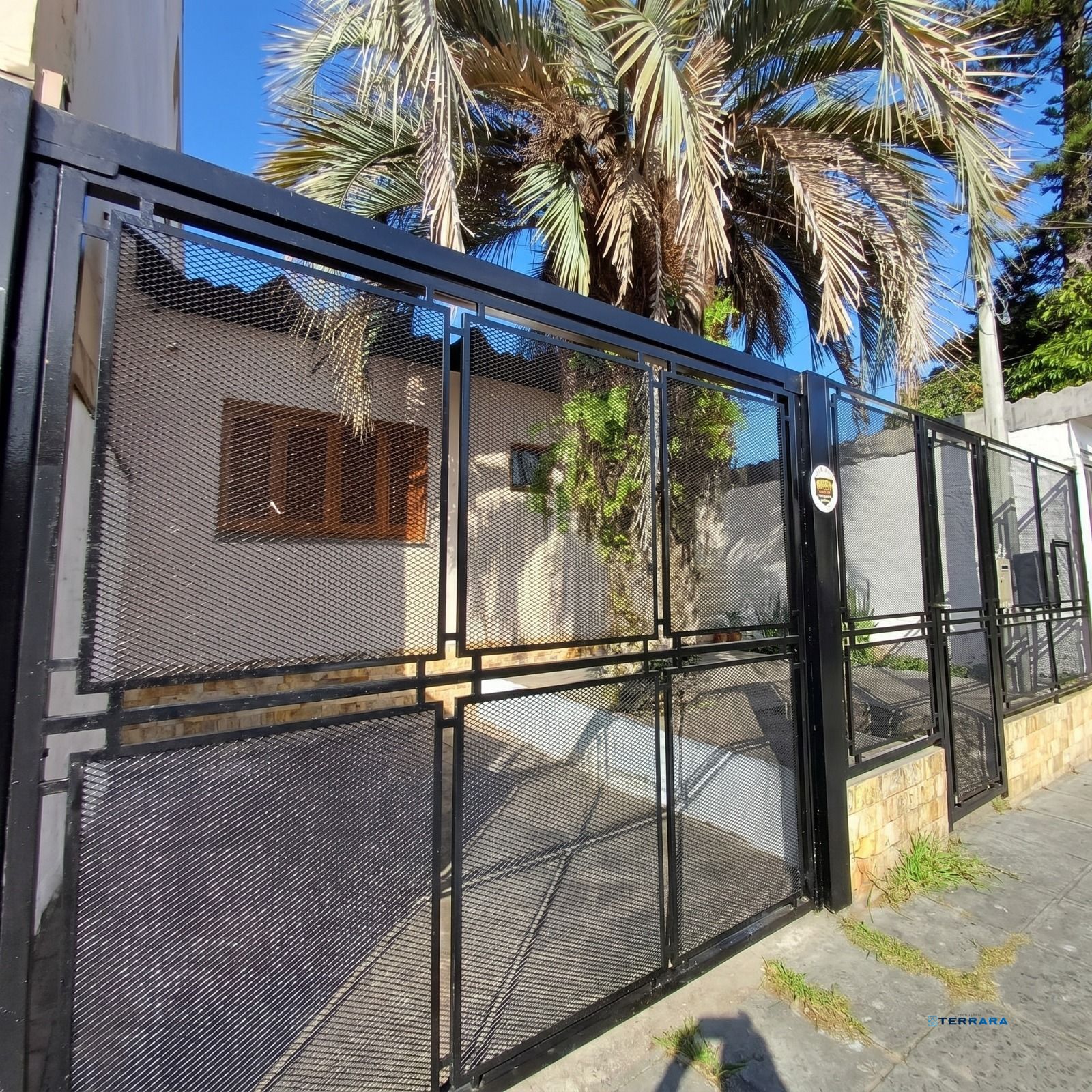 Casa Térrea Reformada na Tristeza – Pronta para Morar!
