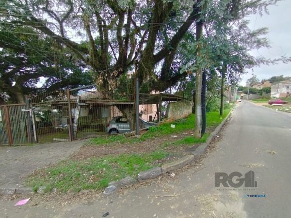 Terreno em Porto Alegre, no bairro Santa Tereza, à venda.