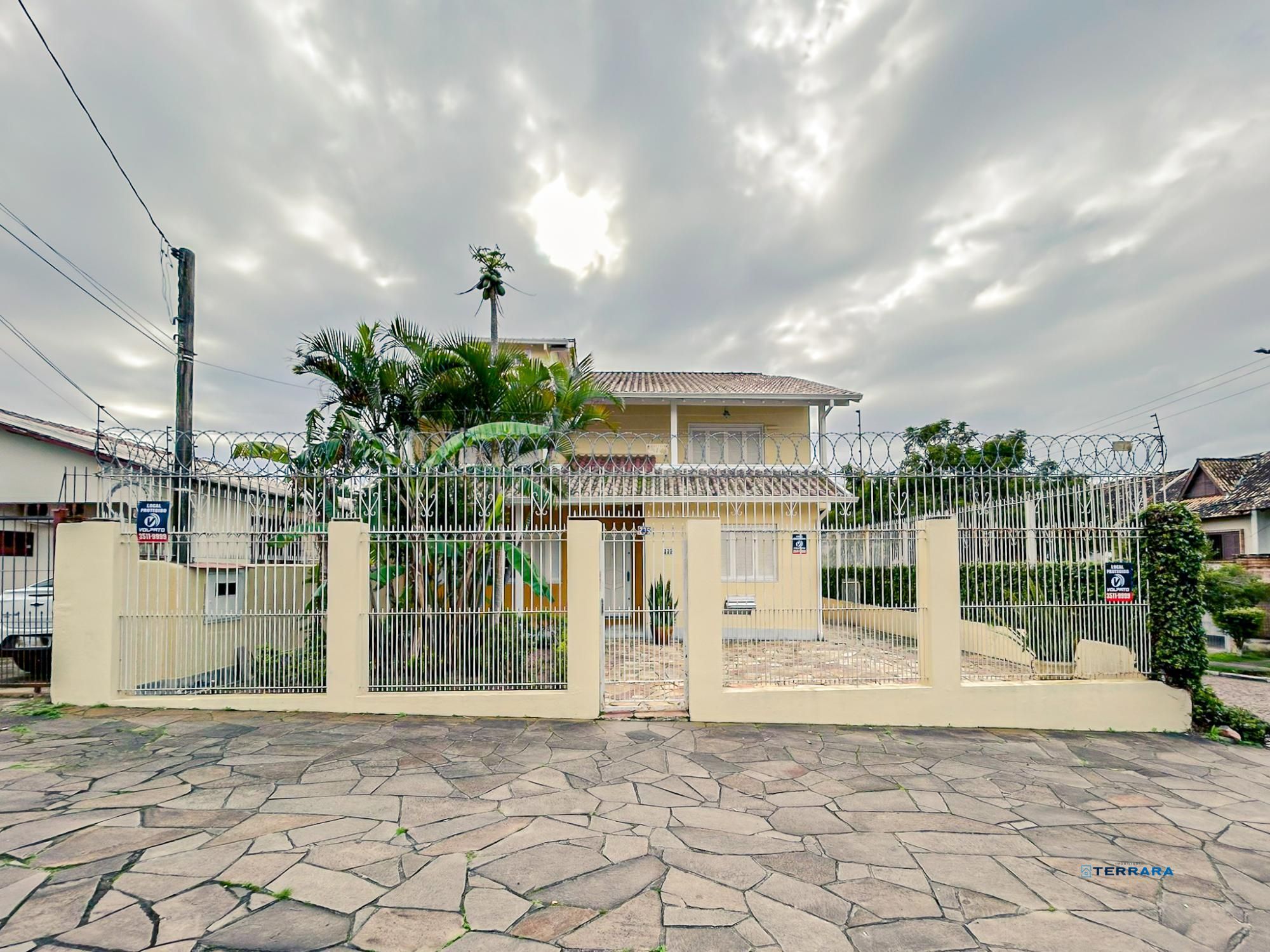 Casa 4 dormitórios 295m2 área construída bairro Nonoai