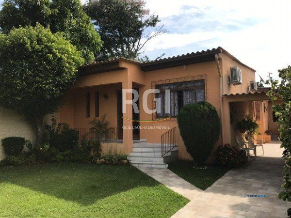 Casa para Venda - 150m², 3 dormitórios, 2 vagas - Vila Nova