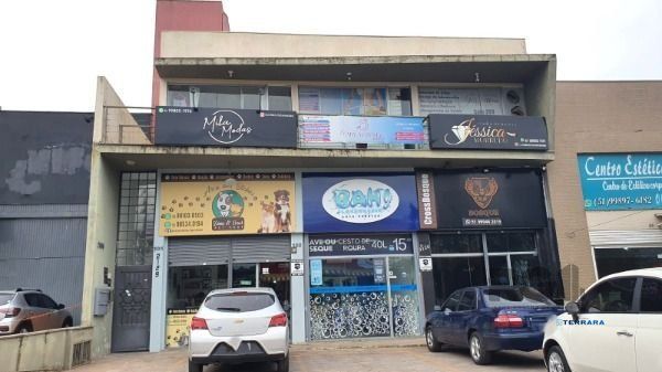 Loja em Porto Alegre, no bairro Hípica, à venda.