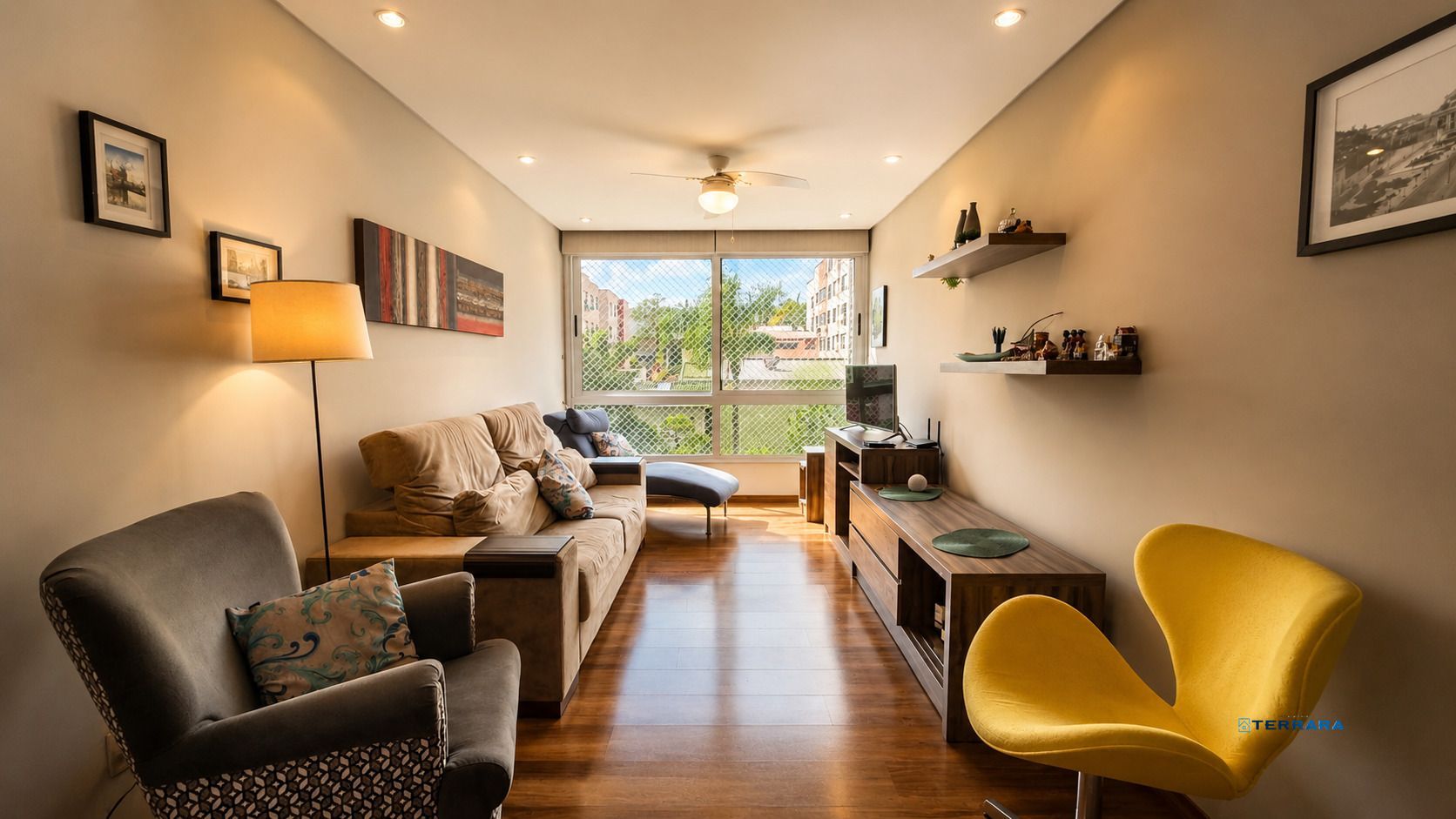 Apartamento de 2 dormitórios com suíte e churrasqueira no Bairro Cristo Redentor