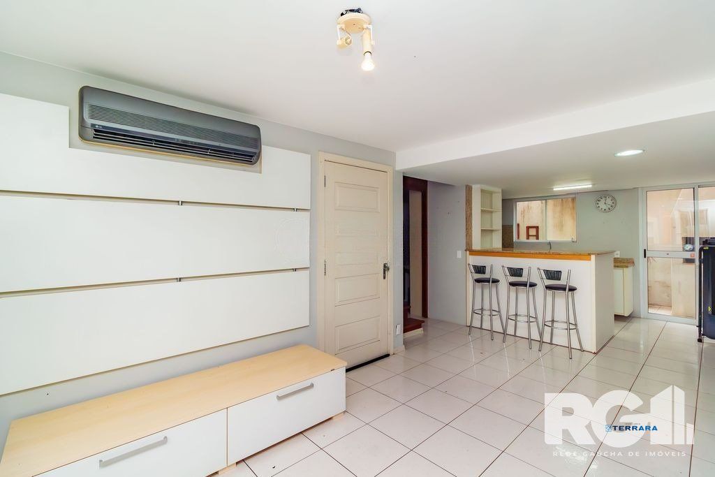 Casa em condomínio com 3 dormitórios, suíte, espaço gourmet.