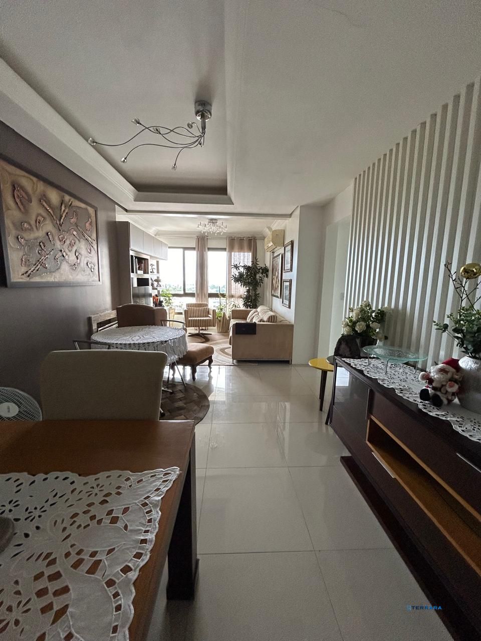Apartamento com Suíte, Lareira e 2 Vagas na Zona Norte