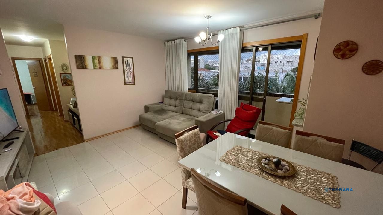 Apartamento com 3 dormitórios, suíte, churrasqueira e 2 vagas de garagem.